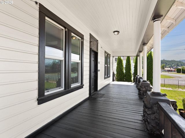 410 E YACOLT Rd, Yacolt, WA 98675