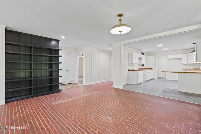 102 Camille Street, Senatobia, MS 38668