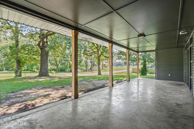102 Camille Street, Senatobia, MS 38668