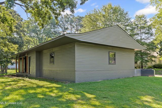 102 Camille Street, Senatobia, MS 38668