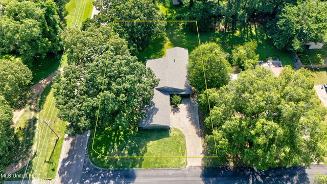 102 Camille Street, Senatobia, MS 38668