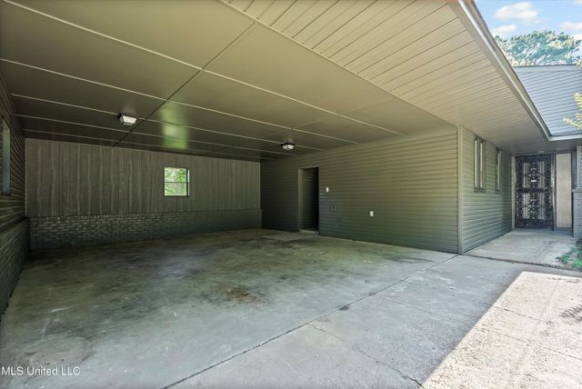 102 Camille Street, Senatobia, MS 38668