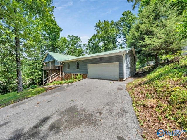 3516 Cedar Lane, Guntersville, AL 35976