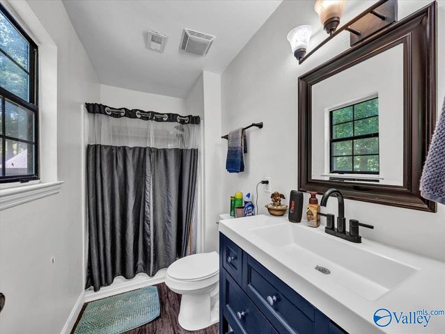 3516 Cedar Lane, Guntersville, AL 35976