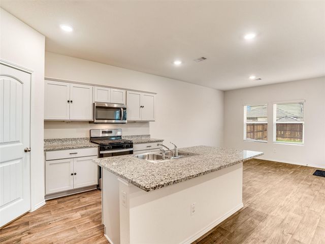 383 Sickle LOOP, Kyle, TX 78640