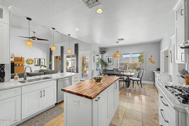 8533 E HALIFAX Circle, Mesa, AZ 85207