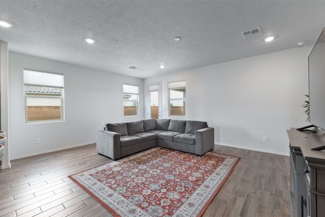 3147 Vista Luna, Santa Fe, NM 87507