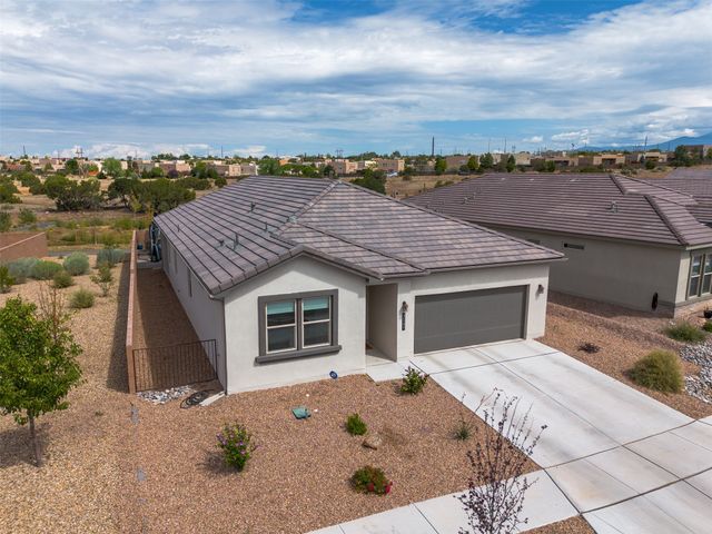 3147 Vista Luna, Santa Fe, NM 87507