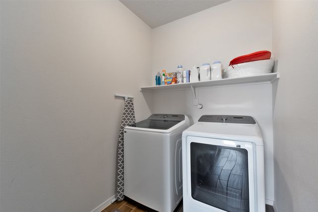 3147 Vista Luna, Santa Fe, NM 87507