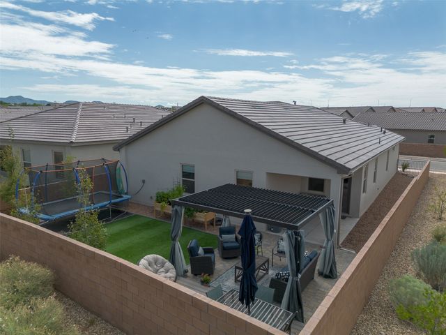 3147 Vista Luna, Santa Fe, NM 87507