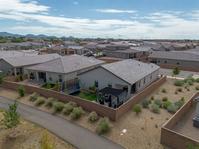 3147 Vista Luna, Santa Fe, NM 87507