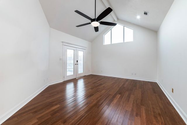 7955 Riviera Ct, Beaumont, TX 77707