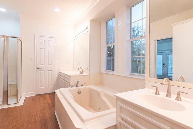 7955 Riviera Ct, Beaumont, TX 77707