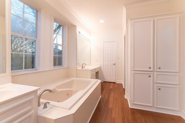 7955 Riviera Ct, Beaumont, TX 77707