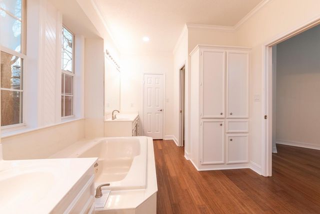 7955 Riviera Ct, Beaumont, TX 77707