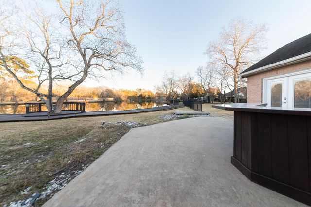 7955 Riviera Ct, Beaumont, TX 77707