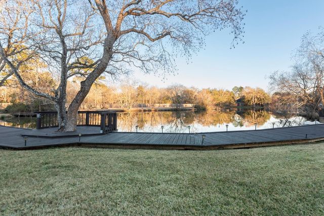 7955 Riviera Ct, Beaumont, TX 77707