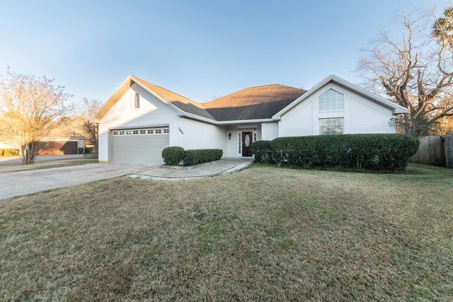 7955 Riviera Ct, Beaumont, TX 77707