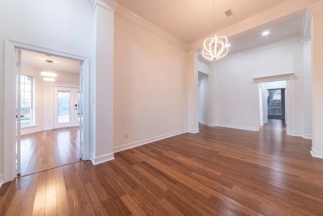 7955 Riviera Ct, Beaumont, TX 77707