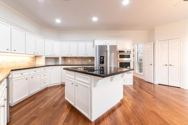 7955 Riviera Ct, Beaumont, TX 77707