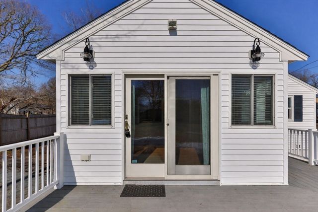 89 Lewis Rd, Yarmouth, MA 02673