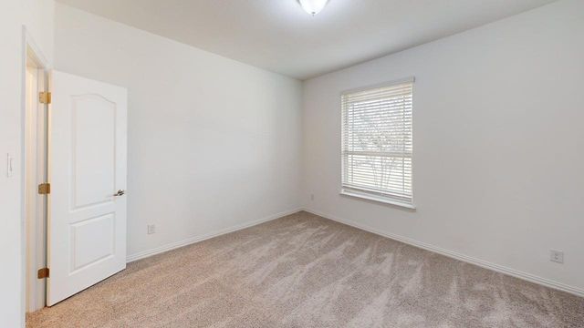 404 Ashby DR, Hutto, TX 78634