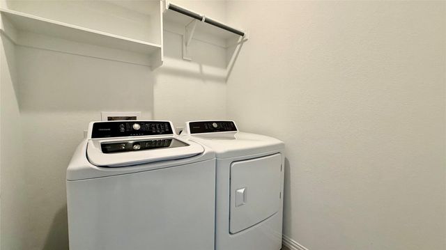 404 Ashby DR, Hutto, TX 78634