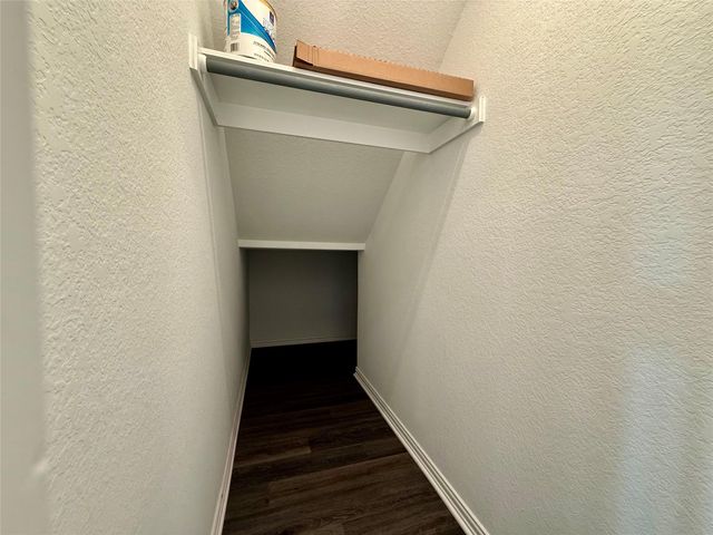 404 Ashby DR, Hutto, TX 78634