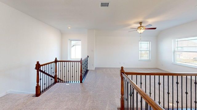 404 Ashby DR, Hutto, TX 78634