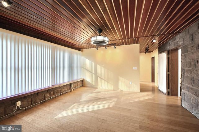 6691 HARMONY GROVE RD, Dover, PA 17315