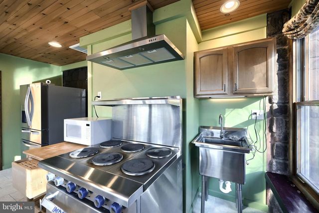 6691 HARMONY GROVE RD, Dover, PA 17315