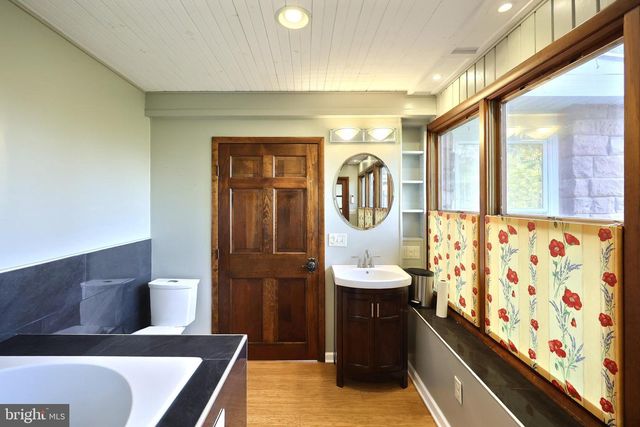 6691 HARMONY GROVE RD, Dover, PA 17315