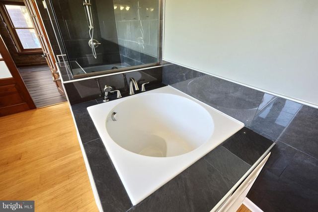 6691 HARMONY GROVE RD, Dover, PA 17315