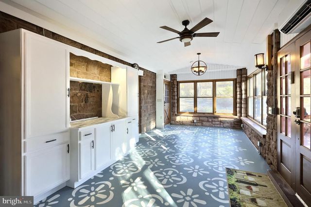 6691 HARMONY GROVE RD, Dover, PA 17315