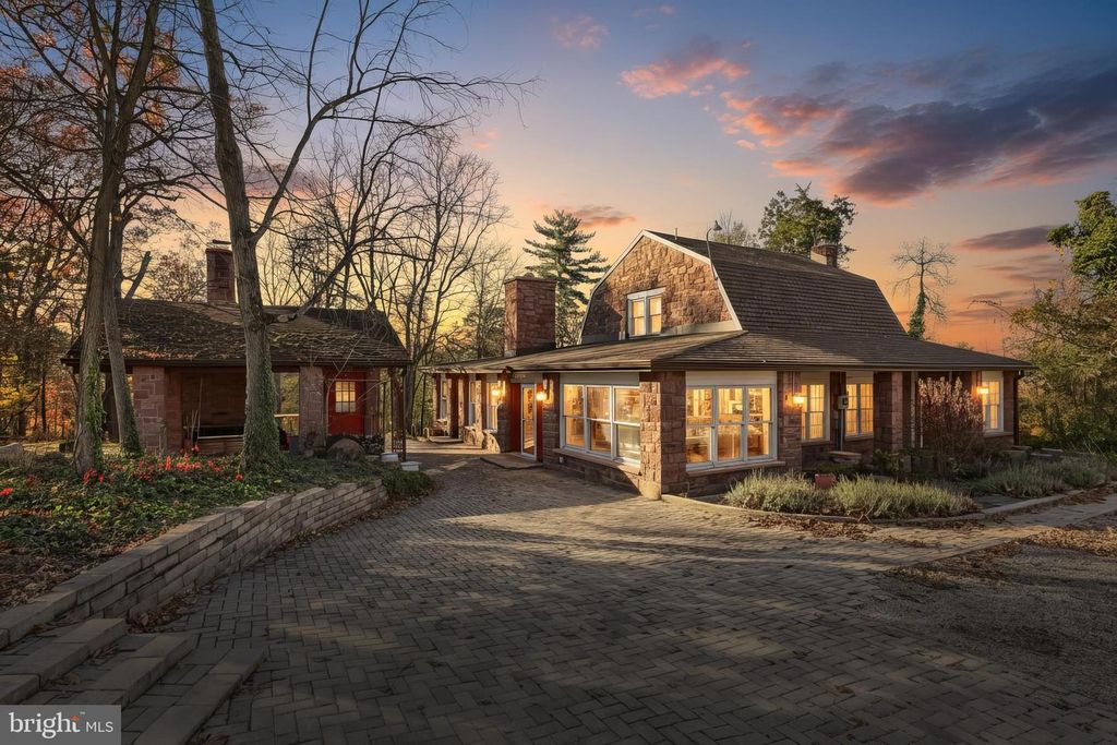 6691 HARMONY GROVE RD, Dover, PA 17315