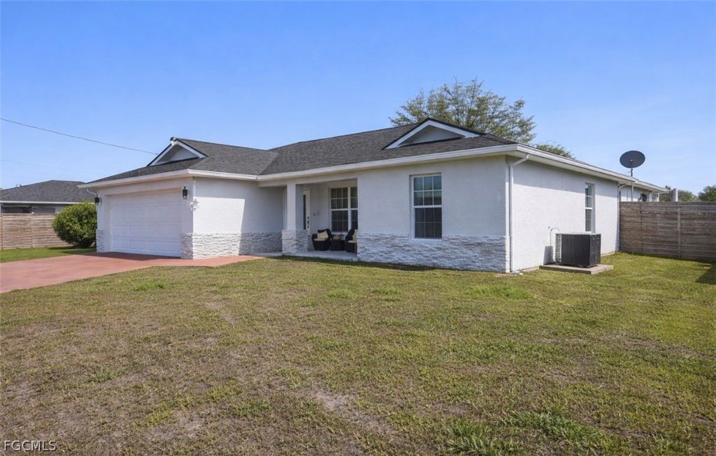 317 NW 20th TER, Cape Coral, FL 33993