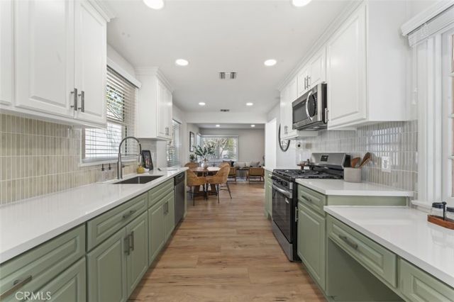 17008 Hartland St, Lake Balboa, CA 91406