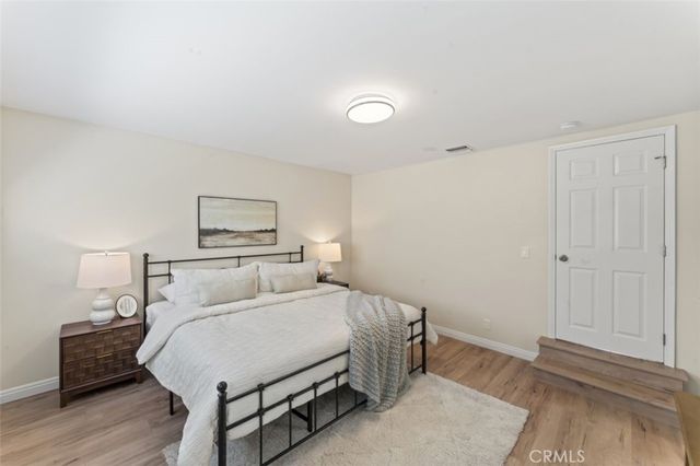 17008 Hartland St, Lake Balboa, CA 91406