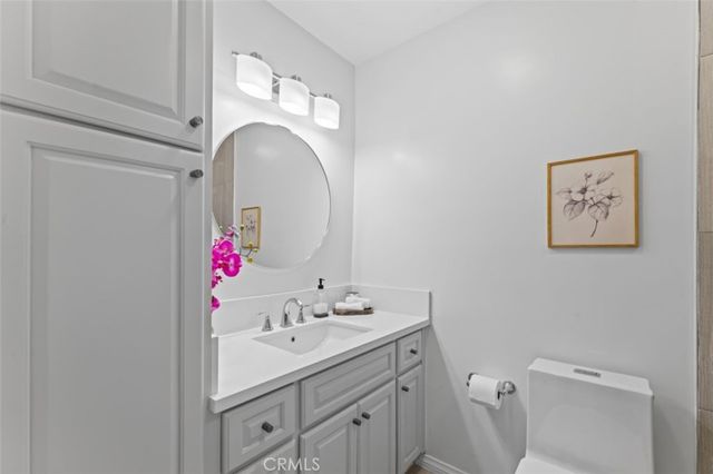 17008 Hartland St, Lake Balboa, CA 91406