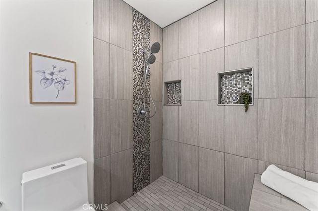 17008 Hartland St, Lake Balboa, CA 91406