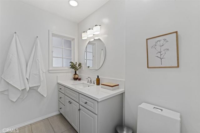 17008 Hartland St, Lake Balboa, CA 91406