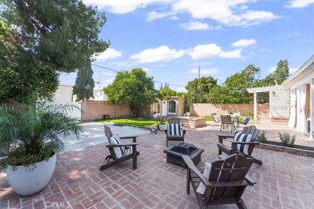 17008 Hartland St, Lake Balboa, CA 91406