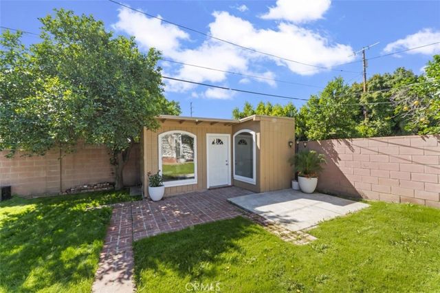 17008 Hartland St, Lake Balboa, CA 91406