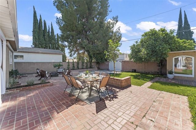 17008 Hartland St, Lake Balboa, CA 91406