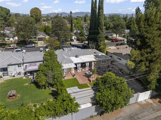 17008 Hartland St, Lake Balboa, CA 91406