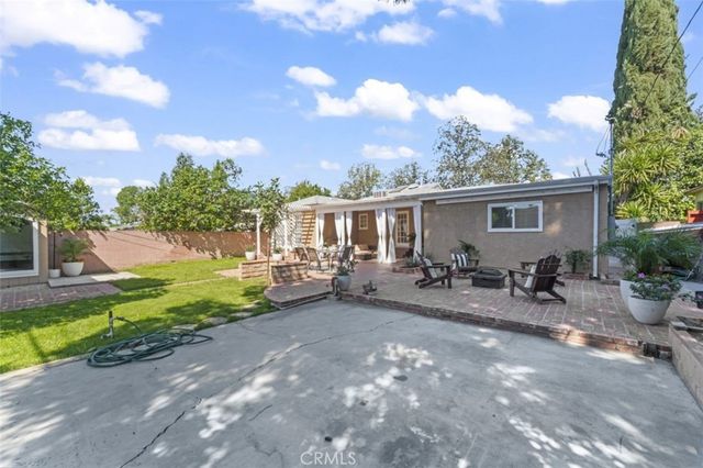 17008 Hartland St, Lake Balboa, CA 91406