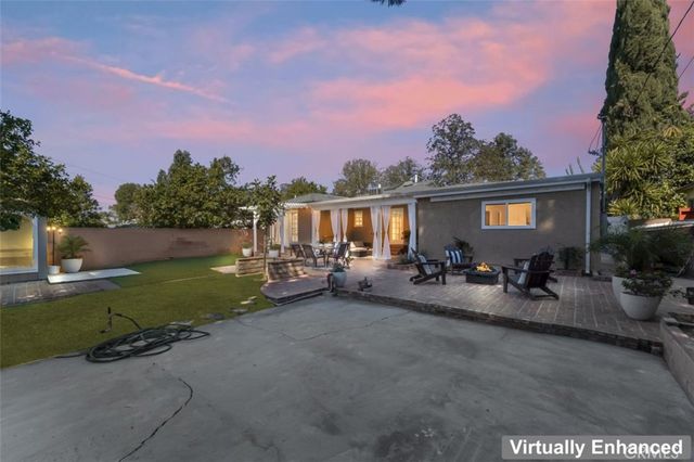 17008 Hartland St, Lake Balboa, CA 91406