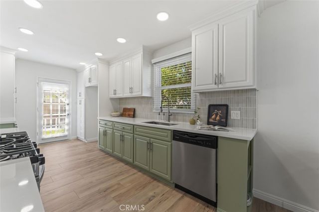 17008 Hartland St, Lake Balboa, CA 91406