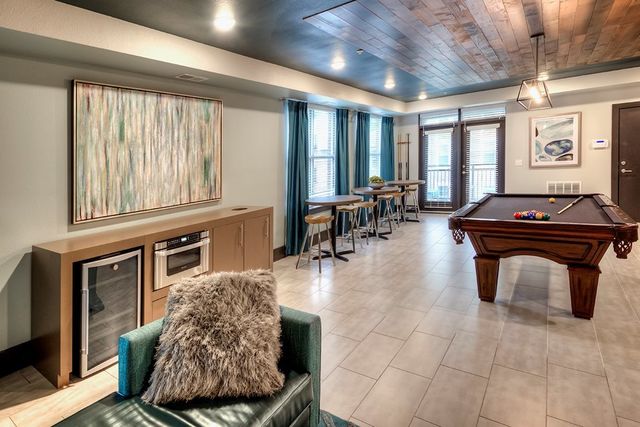 700 E Algonquin Road 2307, Schaumburg, IL 60173