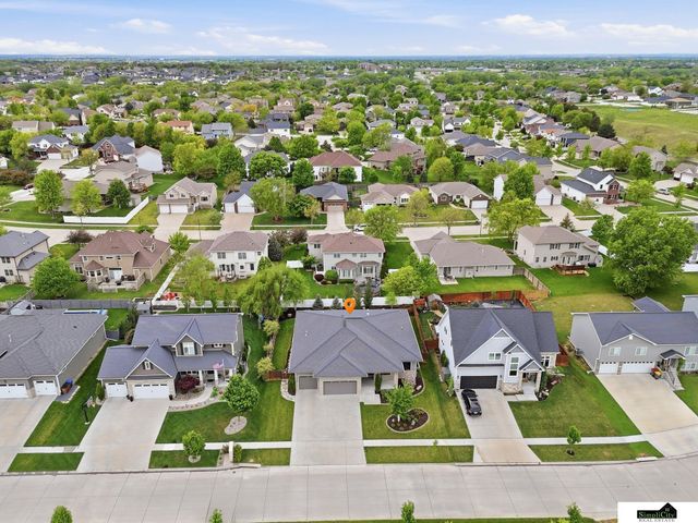6141 S 97th Street, Lincoln, NE 68526